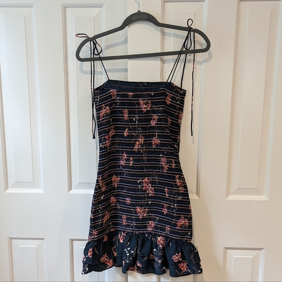 Storia Floral Blue Smocked Ruffle Mini Dress Medium - Picture 6 of 10